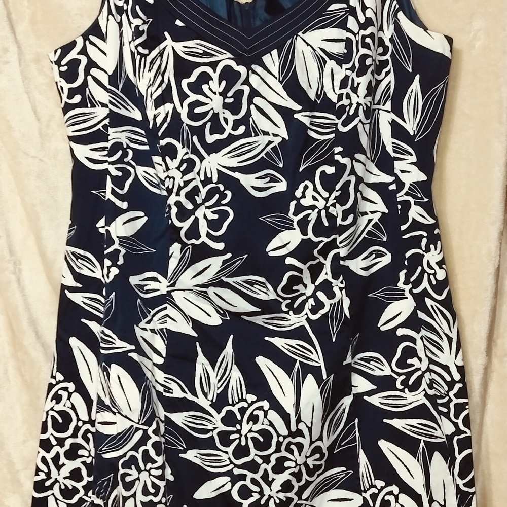 Floral Sleeveless Dress in Navy and White